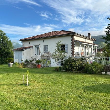 Maison D'Hotes Larraldia Uhart-Cize Exteriör bild